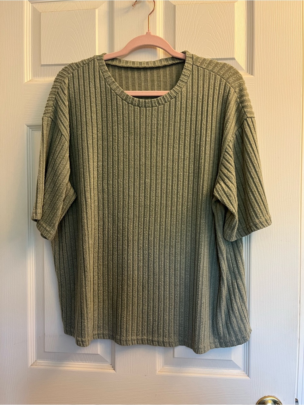 #19 Women’s Set Textured Olive Green Ribbed Short Sleeve Top & Shorts XS- Medium